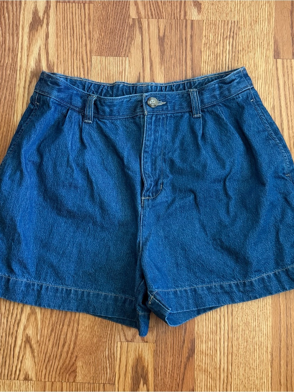 Old Navy High-Waisted OGC Chino Denim Shorts - Picture 2 of 7